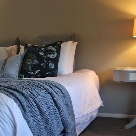 The Country Escape Apartman Fernhill Kültér fotó